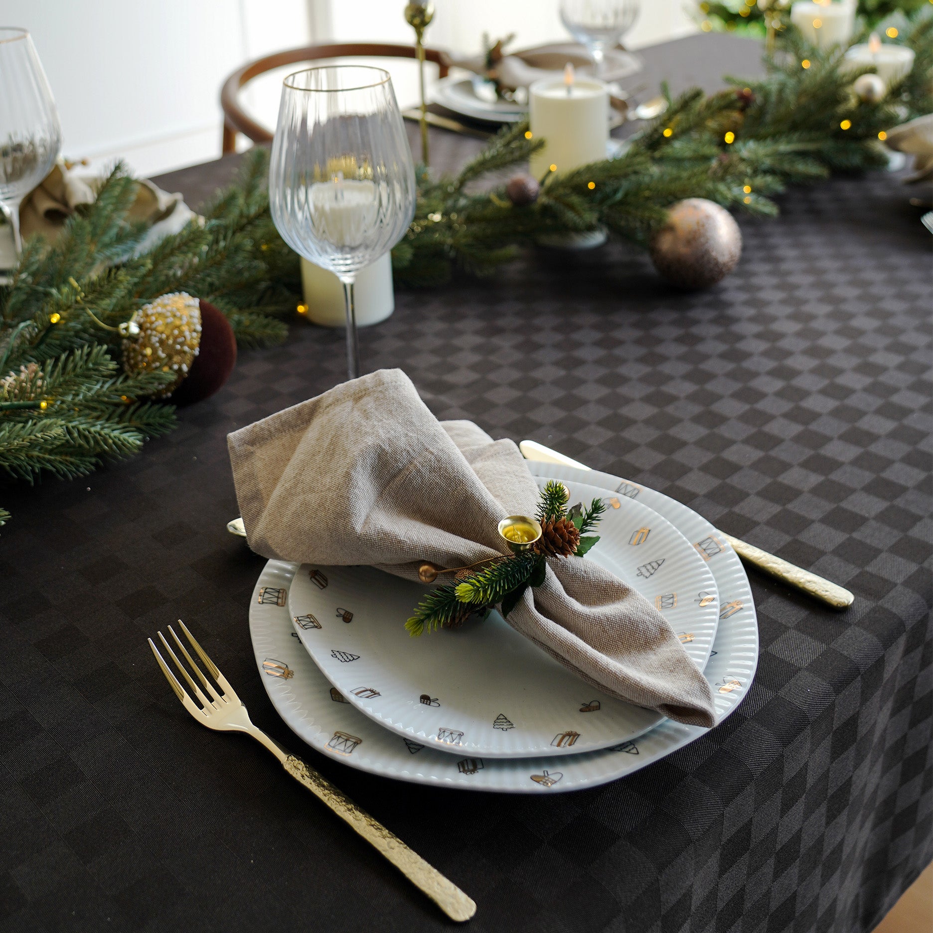 Chesra Jacquard-Tischdecke 140x180