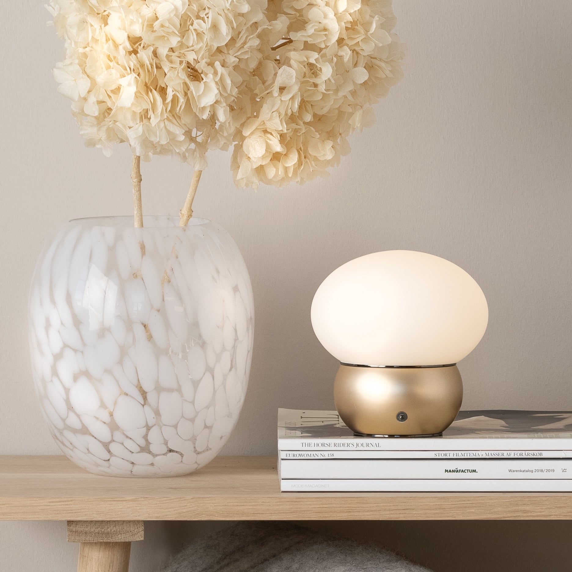 Cocoon LED-Tischlampe
