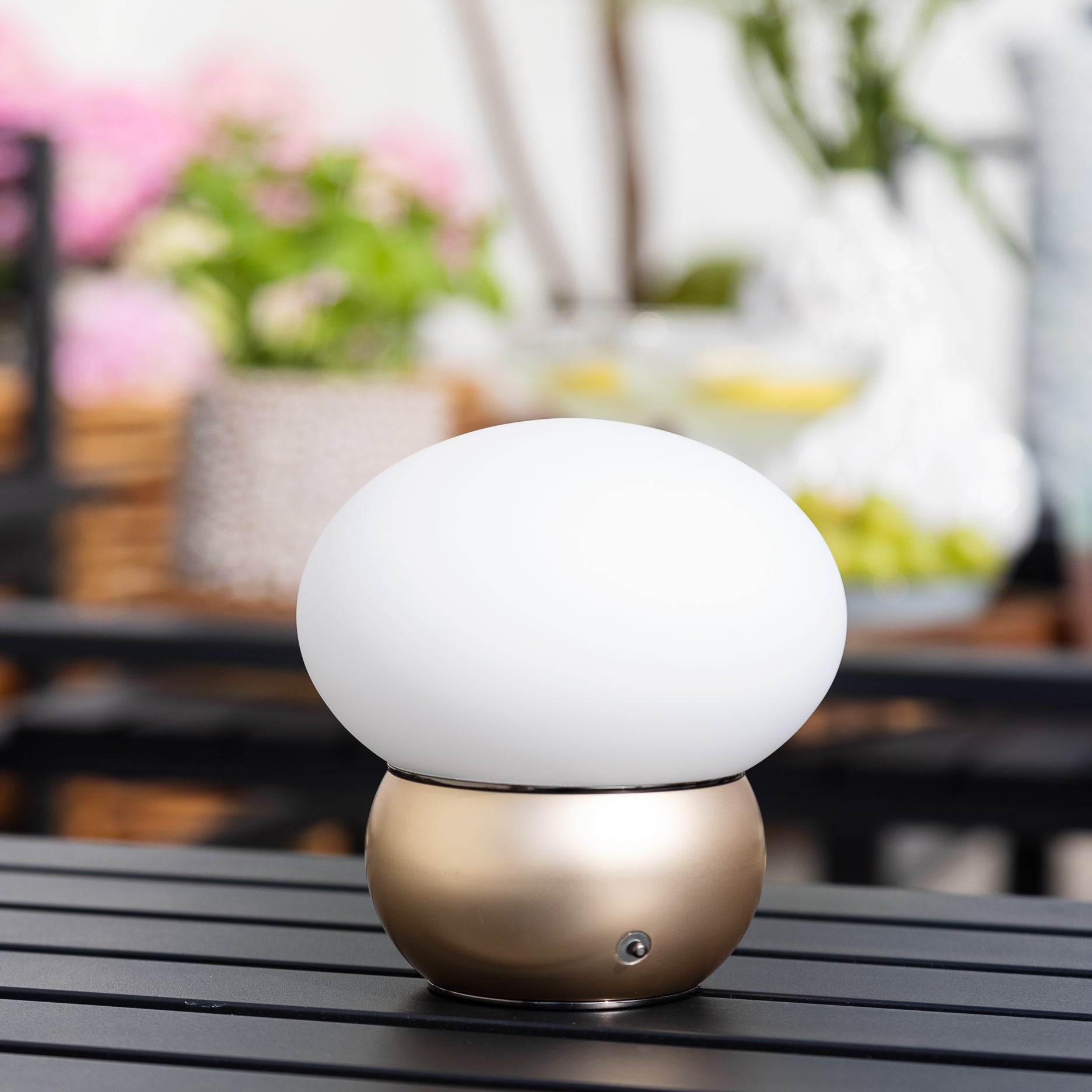 Cocoon LED-Tischlampe