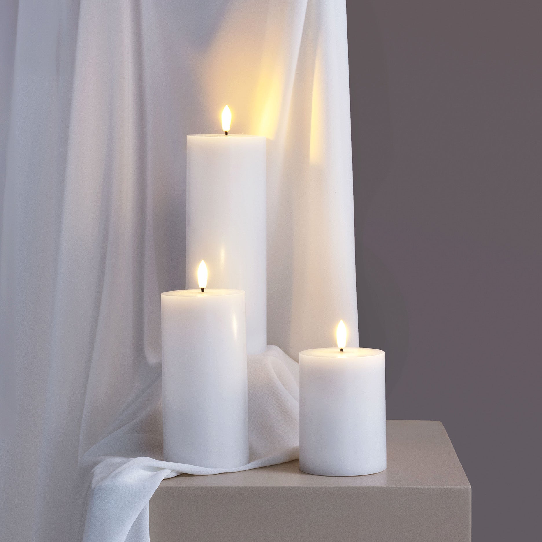 LED pillar candle 7,4x15 cm classic white