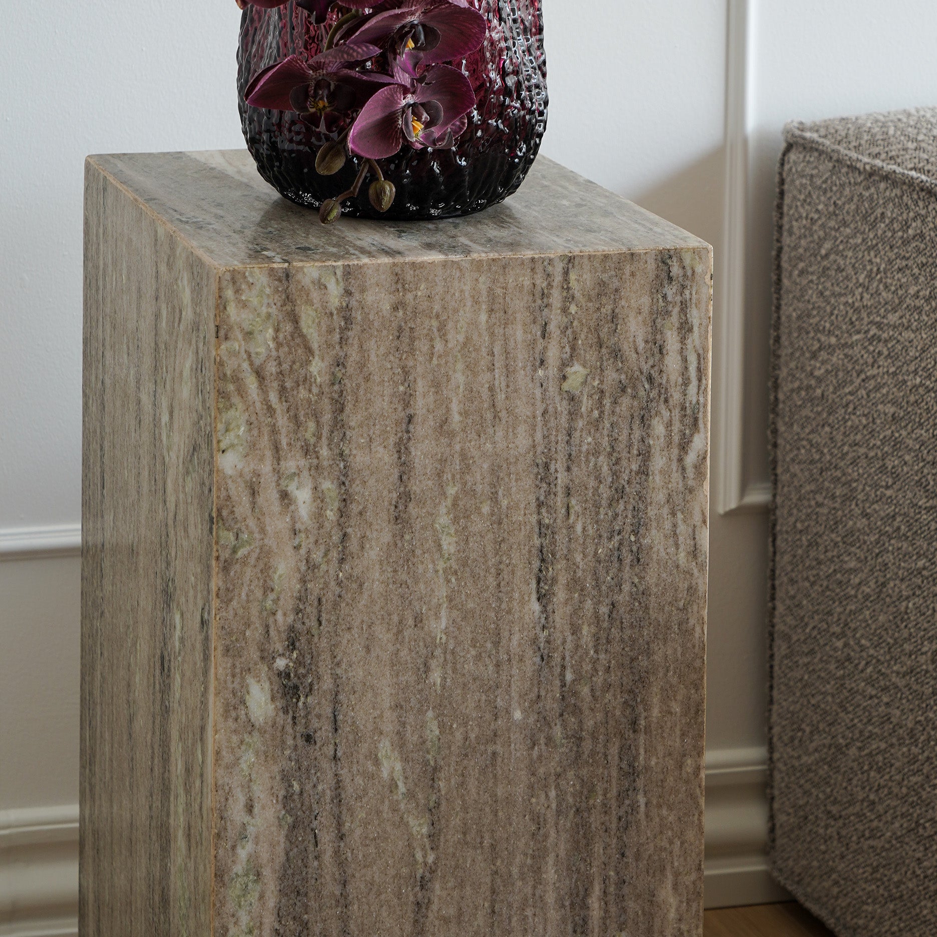 Beiges Marmor Podest H65 cm