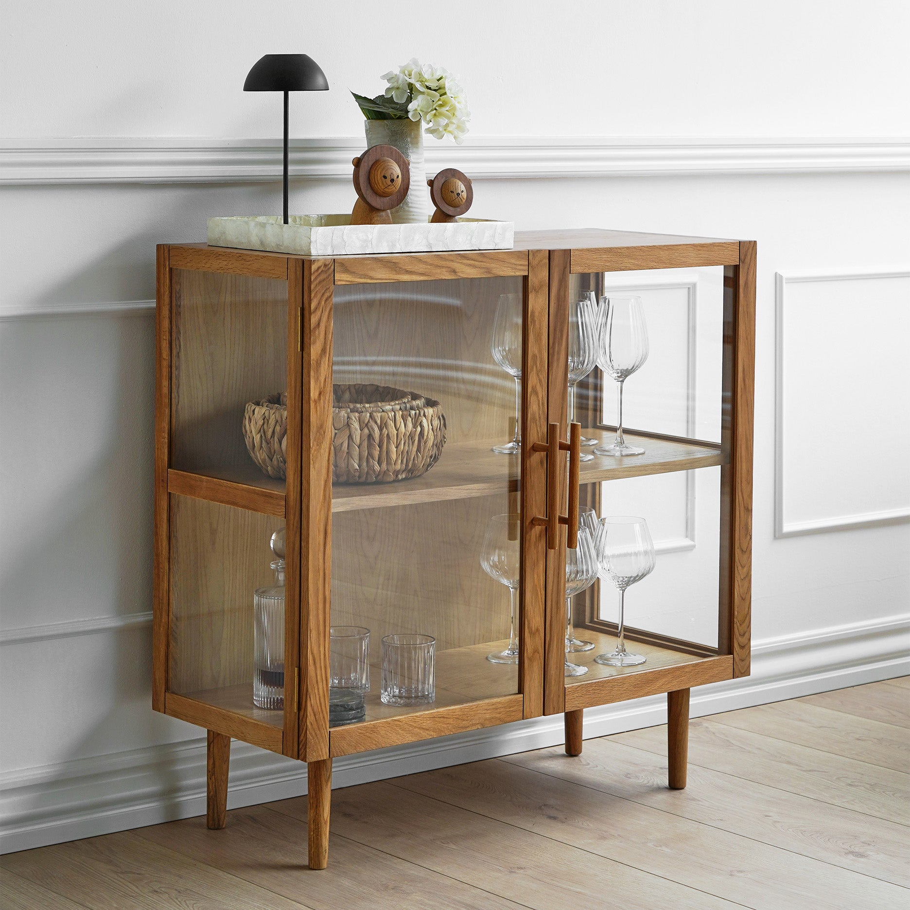 Akeru II Vitrinenschrank H90