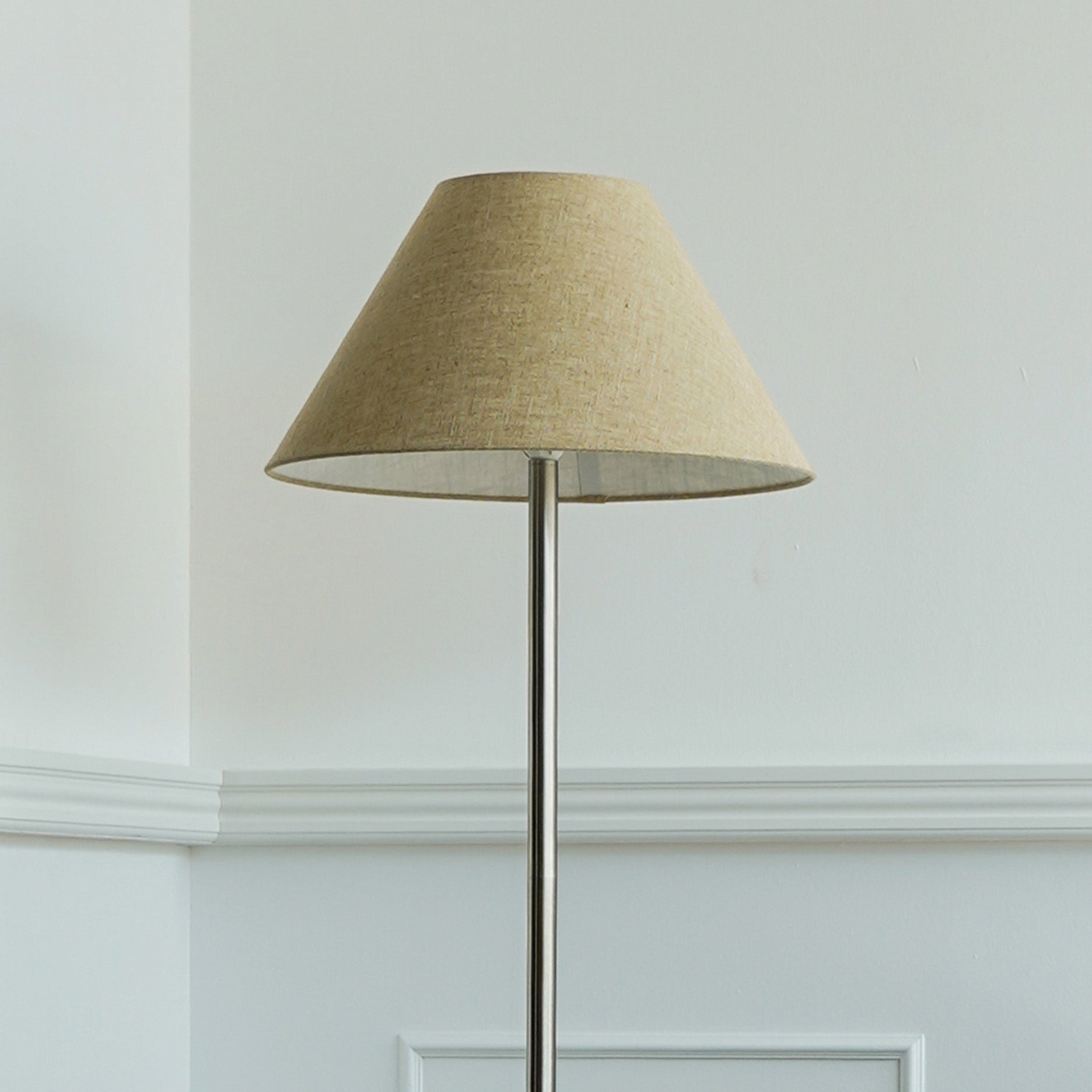 Rote Marmor-Stehlampe